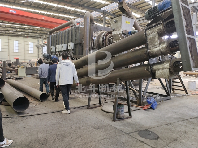 垃圾炭化設(shè)備的資源化利用技術(shù)吸引廣東客戶前來(lái)考察