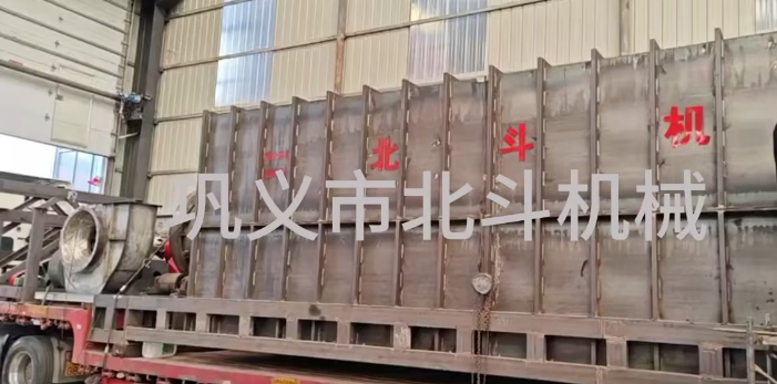 大型木材炭化設(shè)備裝車(chē),與浙江用戶共繪綠色發(fā)展